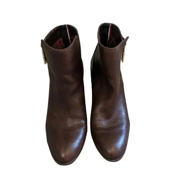 Tommy Hilfiger Dita Brown Leather Block Heel Bootie Ankle Boot Size 8.5 Gold Zip - Picture 3 of 10